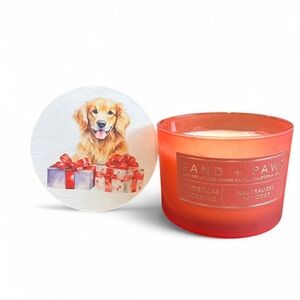 Sand + Paws Candle with Golden Retriever Lid in Christmas Morning Scent